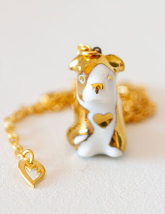 collar con dije personalizado hecho en porcelana completamente a mano basado en las fotos de tu mascota.